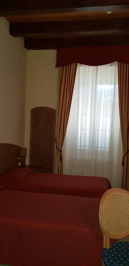 Hotel La Cupola 诺瓦拉 外观 照片
